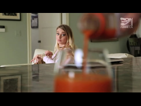 ❤️ Թեժ աղջիկը մեծ կրծքերով և կիպ փիսիկով աքաղաղ է ստանում պարտվողից, բայց շատ դժվար ❤ Սուպեր սեքս մեզ մոտ ﹏