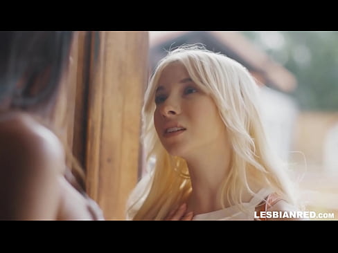 ❤️ Աղջիկը տուն է գալիս մի քանի ամիս անց և վերջում ուտում է խորթ մայրիկի փիսիկը ❤ Սուպեր սեքս մեզ մոտ ﹏